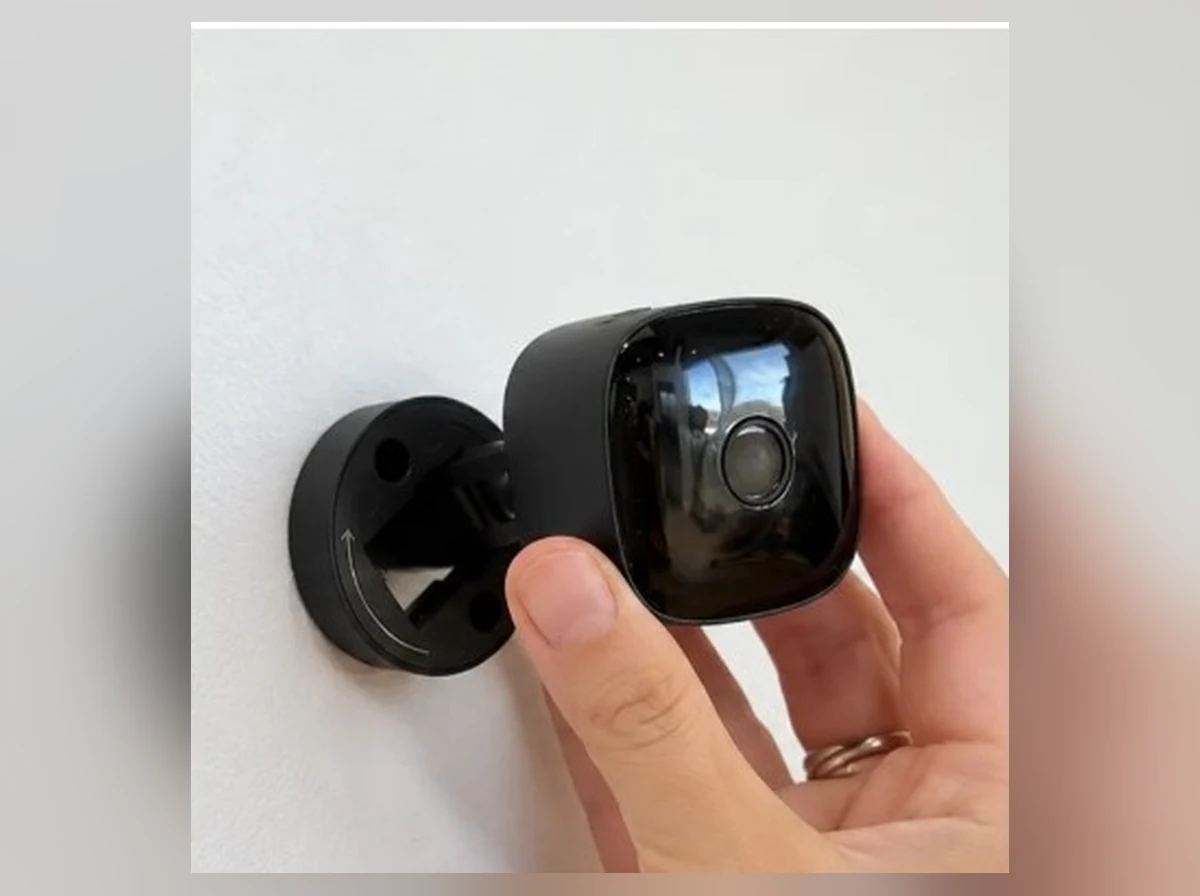 Run Cordless on Built-In Rechargeable Battery or 24/7 via USB